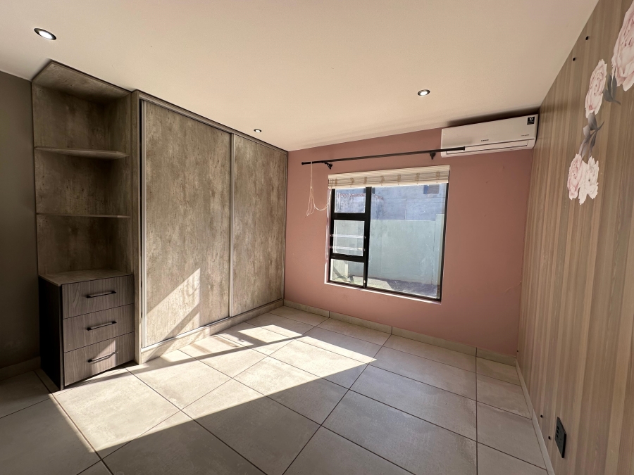 5 Bedroom Property for Sale in Leloko Lifestyle Estate North West